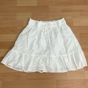 Old Navy 100% cotton lined white mini skirt EUC size medium